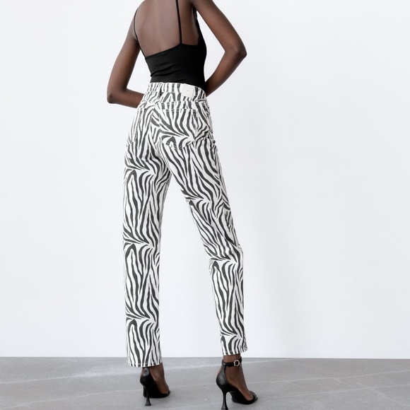 NWT Zara SUPER HIGH RISE STRAIGHT LEG Z1975 JEANS - Picture 6 of 9